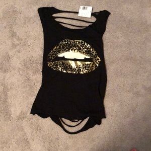 Medium Guess black shirt with animal print lips